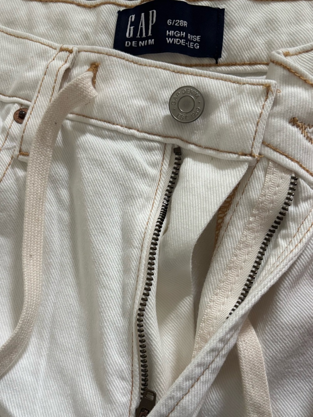 GAP High Rise Wide-Leg Jeans with Drawstring - Picture 7 of 7